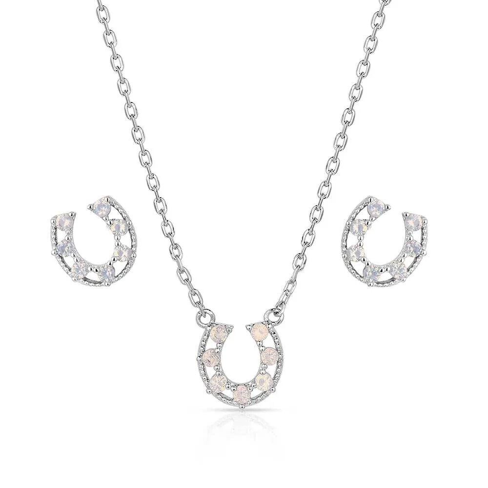image of Delicate Glamour Horseshoe Jewelry Set