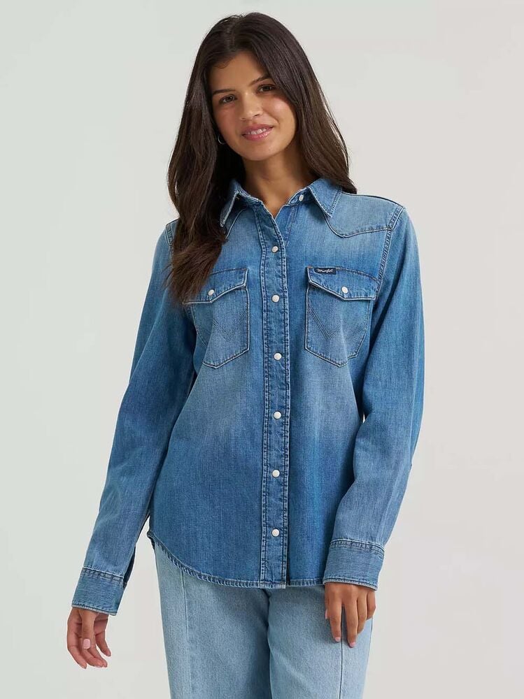image of Women's Vintage-Fit Snap Button Long Sleeve Shirt, Light Wash