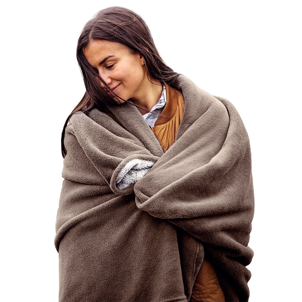 image of Unisex ActionHeat 7V Battery Heated Plush Throw Blanket