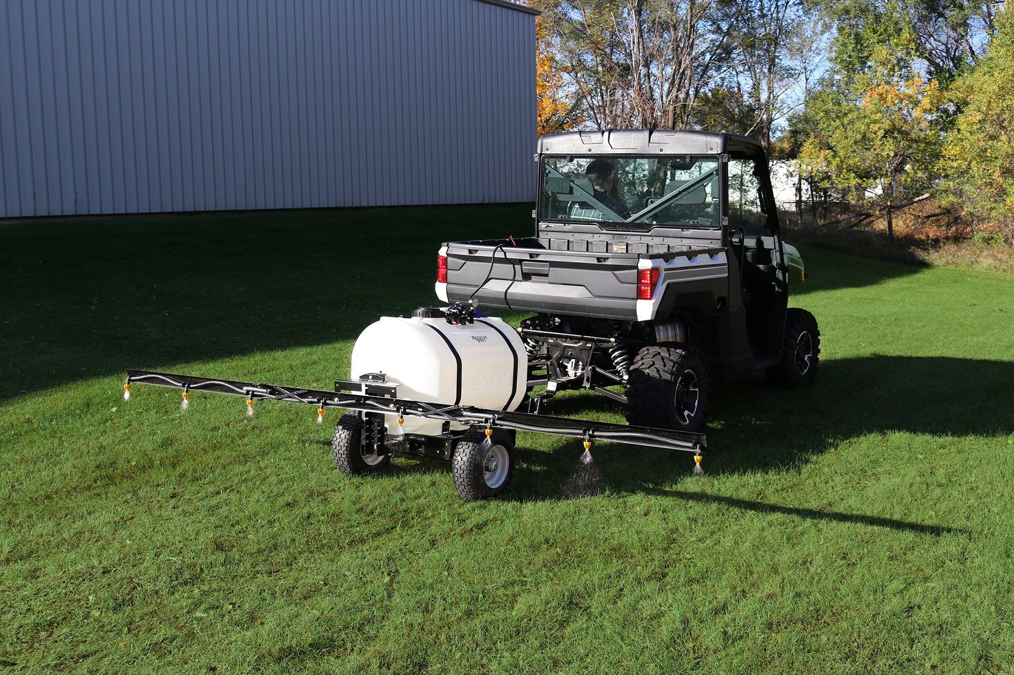 FTQ-61-060i-RP_7000002_Broadcast Spraying.jpg